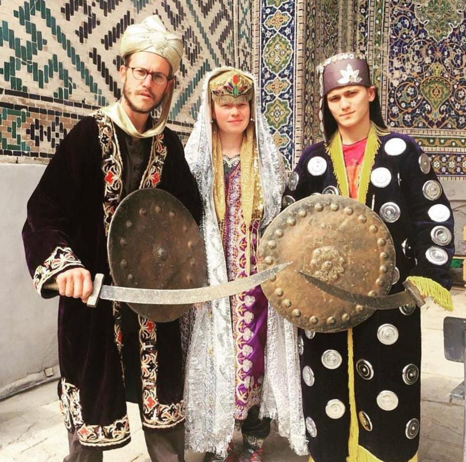 Muharram Homestay In The Neighborhood Of The Registan Square, 家族 ゲストハウス Samarkand Ngoại thất bức ảnh